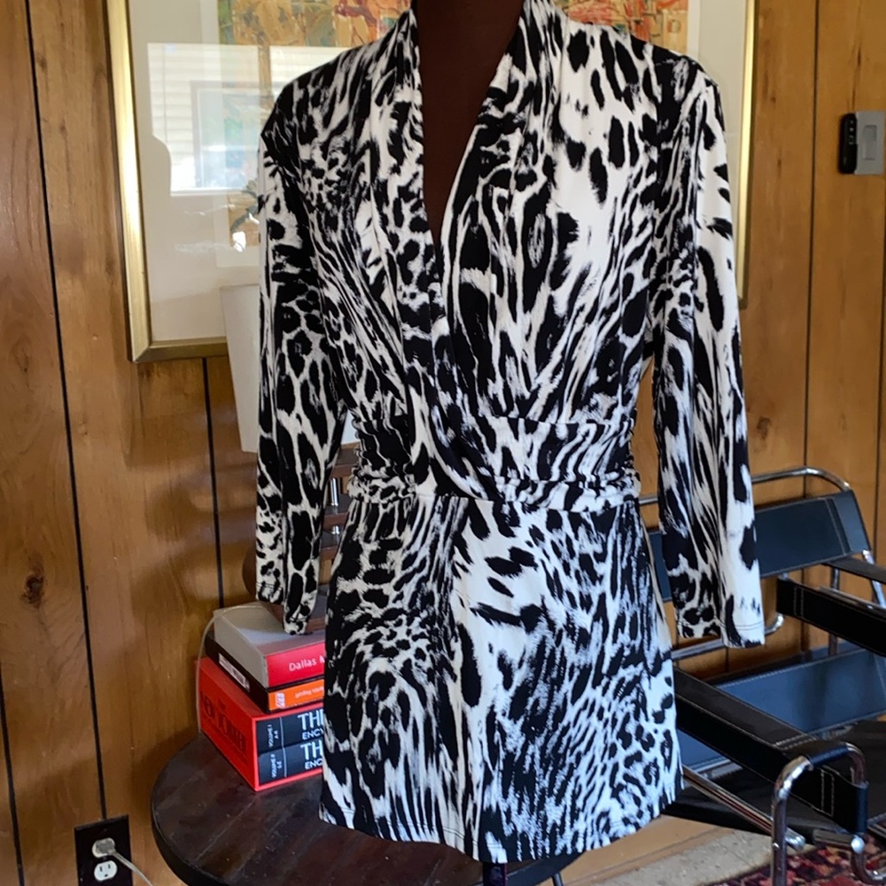 NY & Co animal print top, Large EUC - Picture 2 of 10
